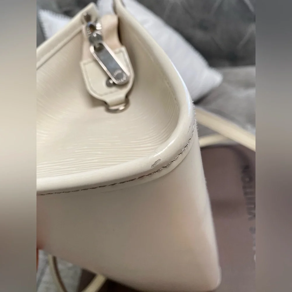 Louis Vuitton Cream Epi Leather Shoulder Tote with Matching Wallet